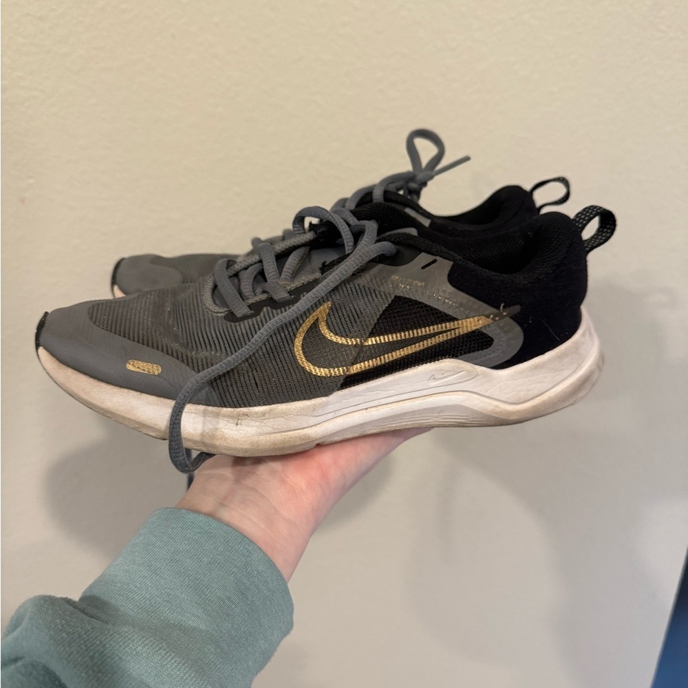 Nike Black and Gold Running Shoes 4Y